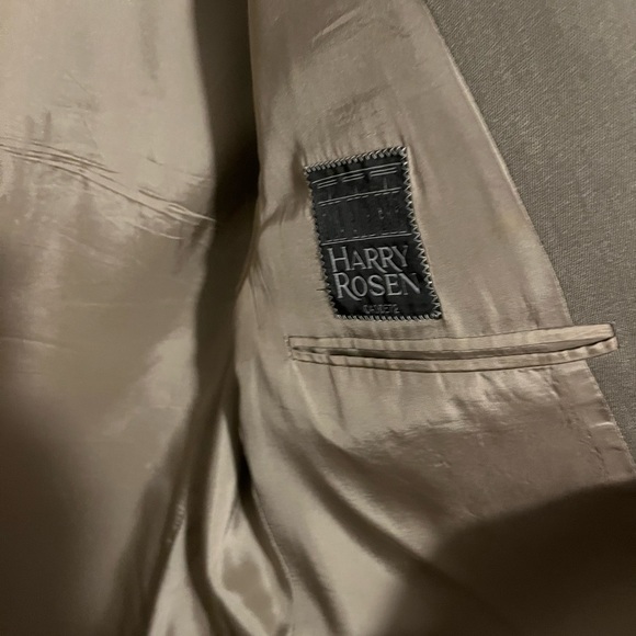 Armani suit. 44R. Lightweight for all seasons - Picture 3 of 5